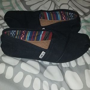 Toms